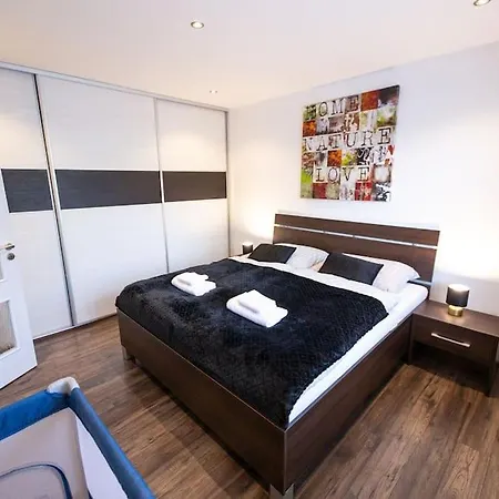 3-bed Bliss: Modern & Spacious * Martin