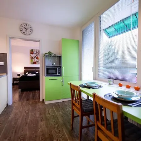 3-bed Bliss: Modern & Spacious * Мартин