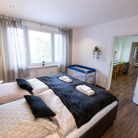 3-bed Bliss: Modern & Spacious *