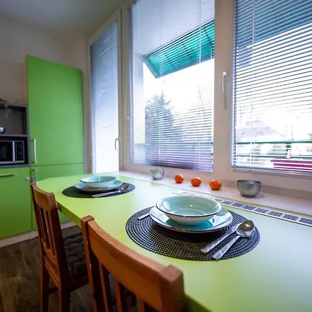 3-bed Bliss: Modern & Spacious
