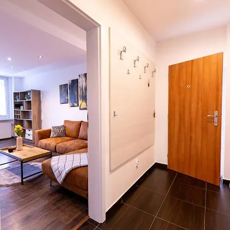 Апартаменты 3-bed Bliss: Modern & Spacious *